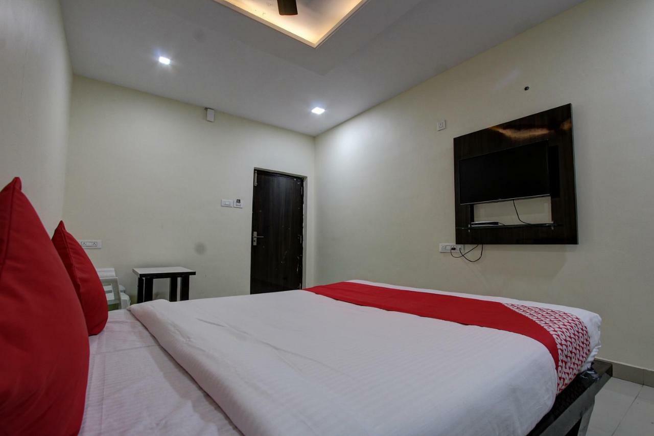 Collection O 38566 Mk Hotel And Lodge Gulbarga Esterno foto